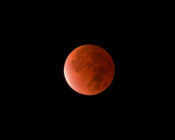 conseils pour prendre des photos epiques de leclipse lunaire totale de la lune de sang de ce soir revue de photographie numerique