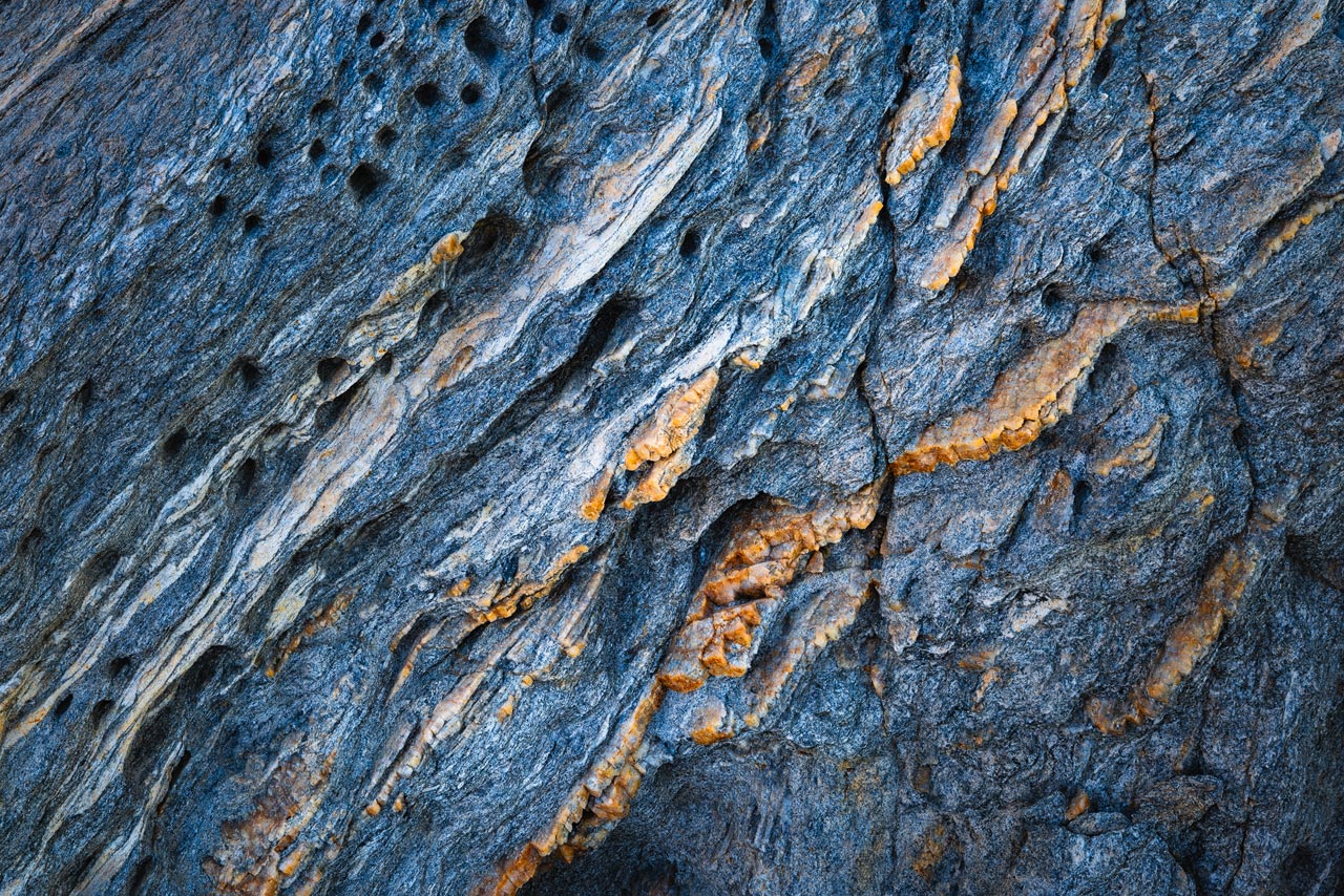 Étude des roches du parc de Paros